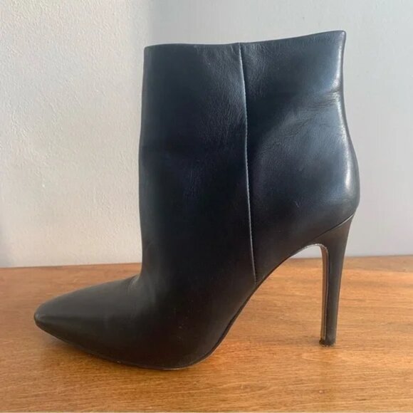 Vince CAMUTO Feninda Black Leather Point Toe Stiletto Bootie - Picture 11 of 16